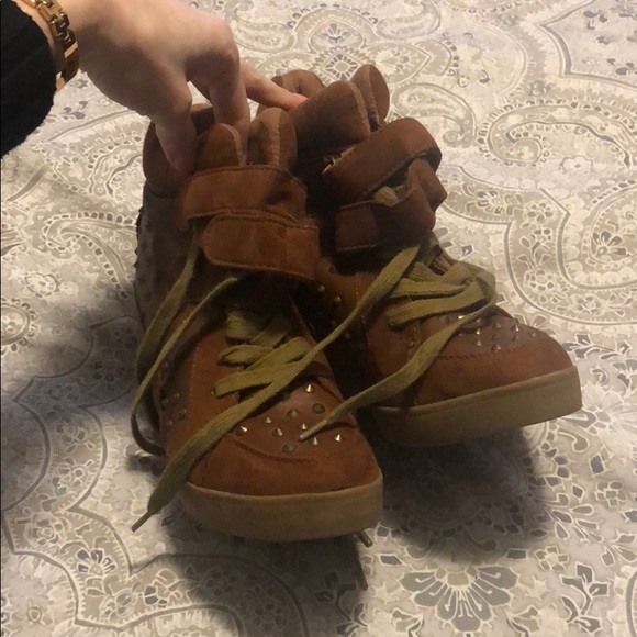 Tan hidden sneaker wedge - Picture 2 of 6